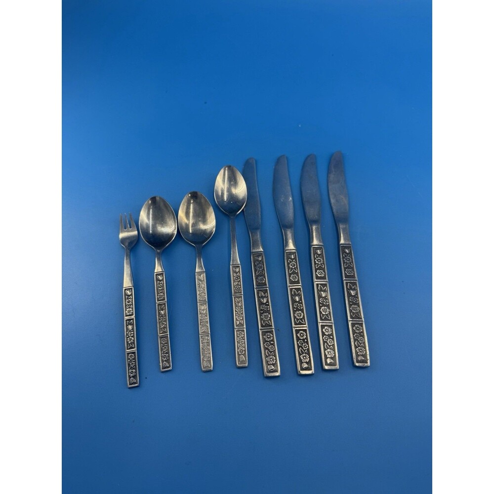 Vtg Oneida Northland Spring Fever Flatware Stainless Floral Korea Knives Lot (8)